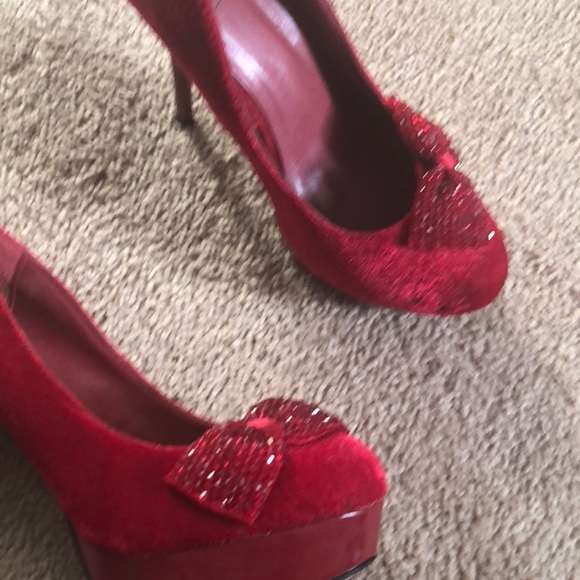 Red bow stilettos - Picture 3 of 5
